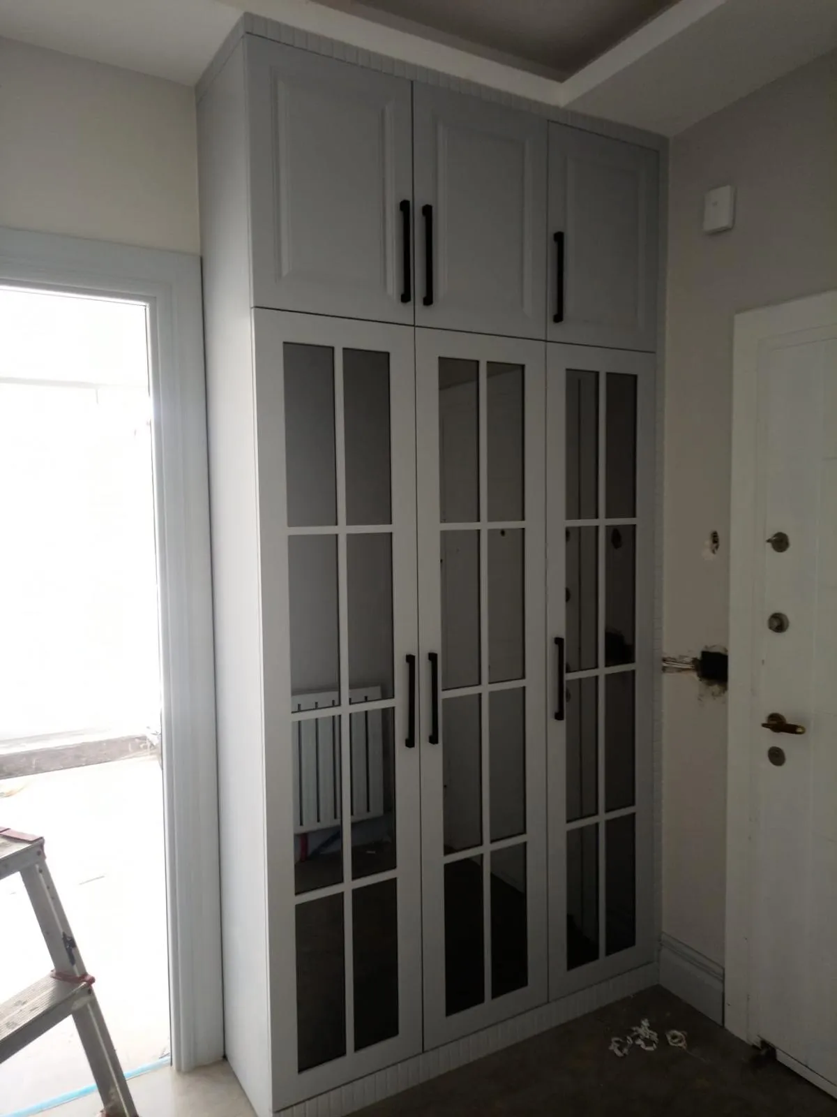 Boutique Mirrored Wardrobe System, Custom Closet Systems project in Turkey Istanbul — photo 4 of 4
