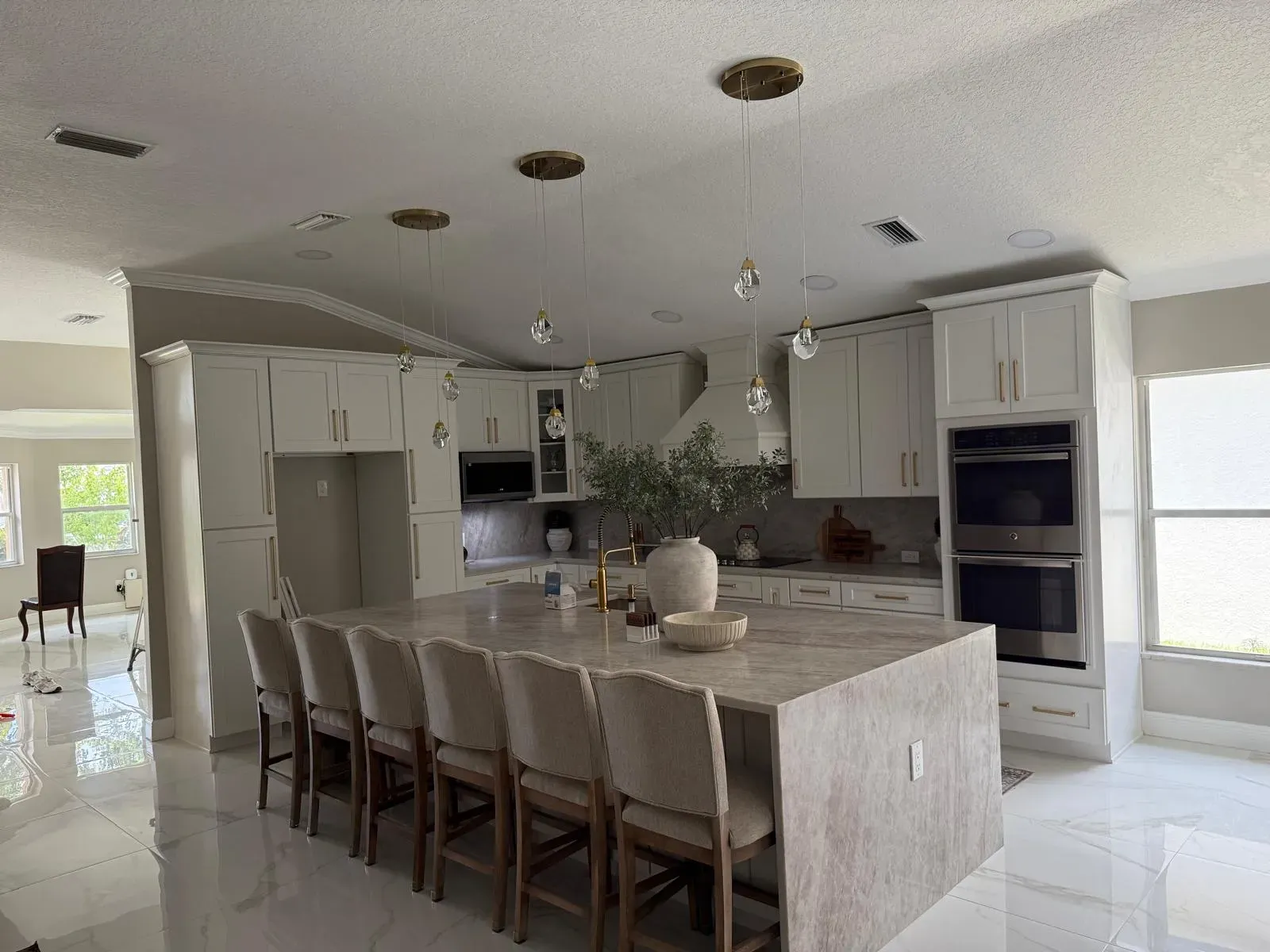 Executive White Shaker Kitchen Remodel & Custom Island in Tampa